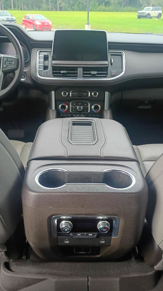 Used 2023 GMC Yukon XL SLT w/ LPO, Floor Liner Package RWD image 16