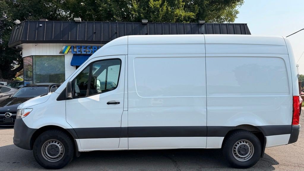 Used 2023 Mercedes-Benz Sprinter 2500 image 2