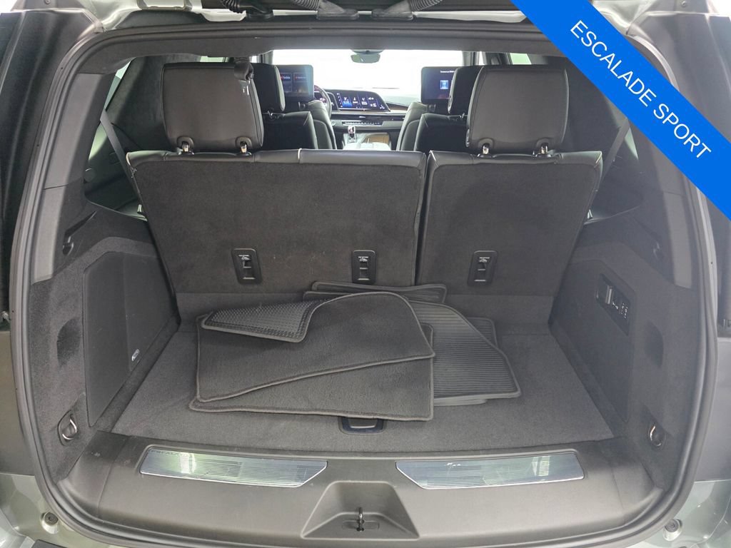 Used 2023 Cadillac Escalade Sport Platinum w/ LPO, ONYX Package AWD/4WD image 17