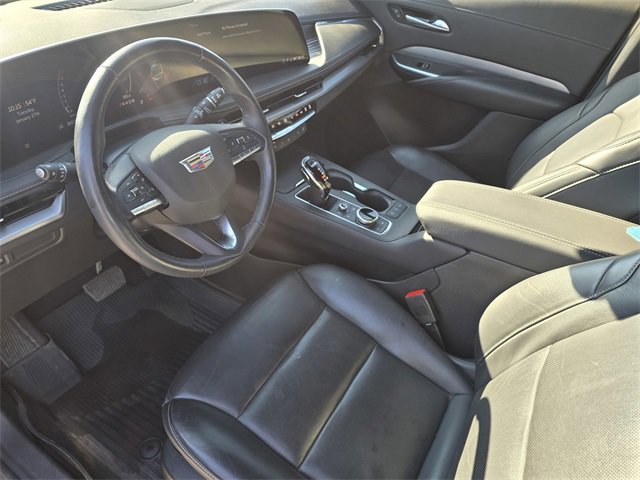 Used 2024 Cadillac XT4 Premium Luxury image 19