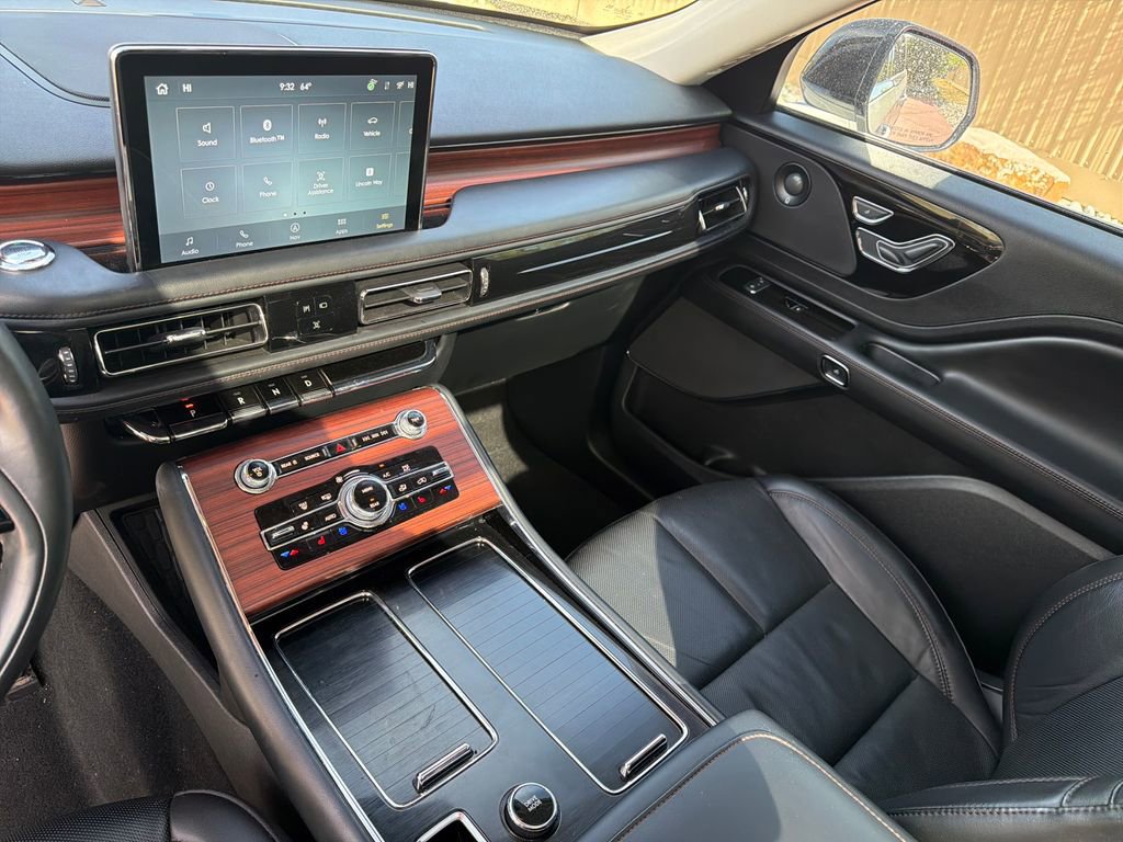 Used 2021 Lincoln Aviator Reserve w/ Equipment Group 201A AWD/4WD image 17