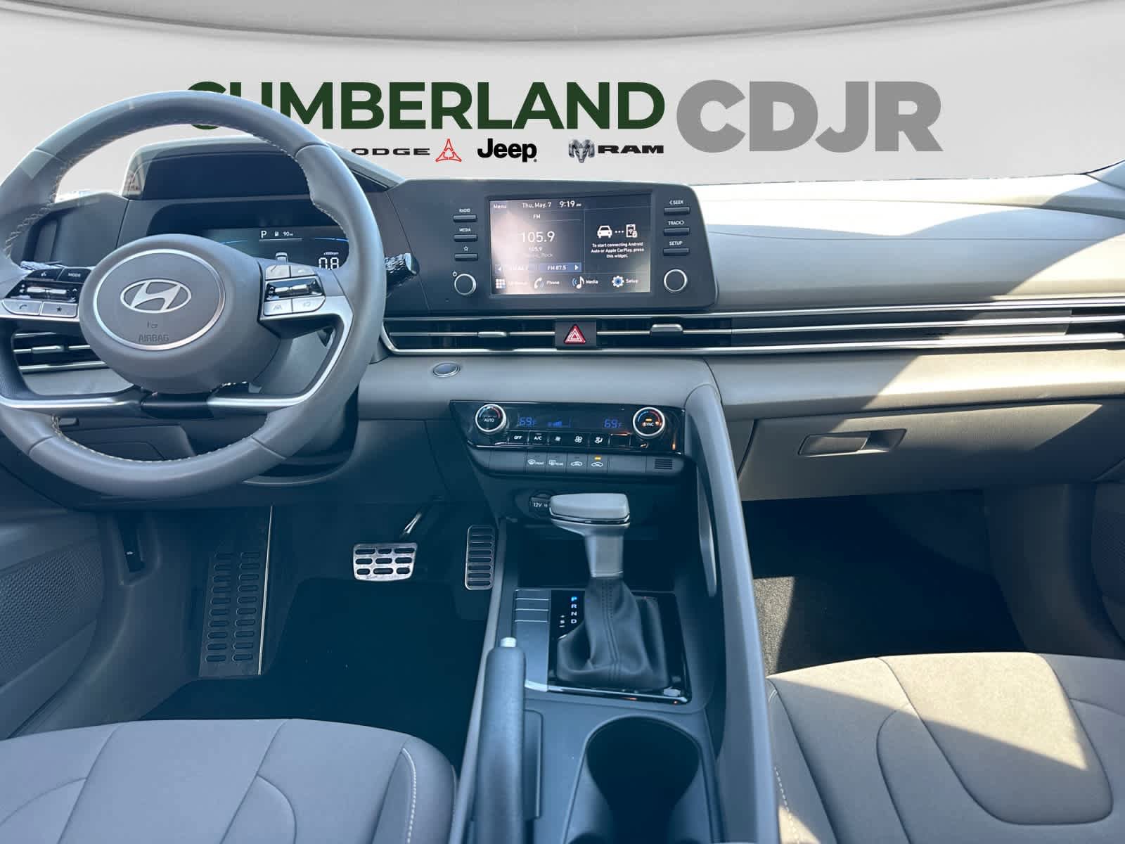 Used 2025 Hyundai Elantra Sport FWD image 16