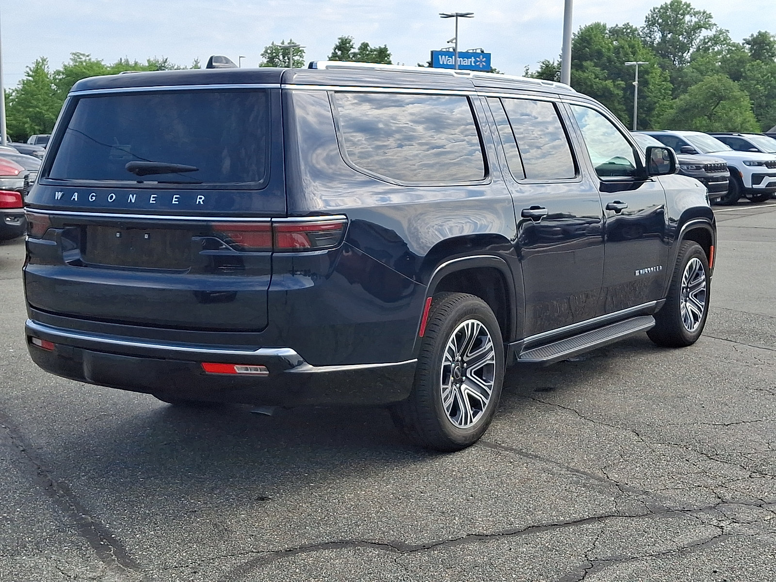 Used 2025 Jeep Wagoneer L 4WD image 6