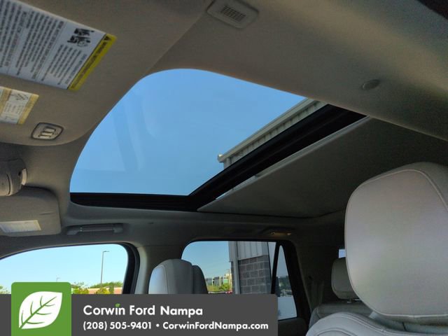 Used 2021 Lincoln Navigator Reserve AWD/4WD image 23