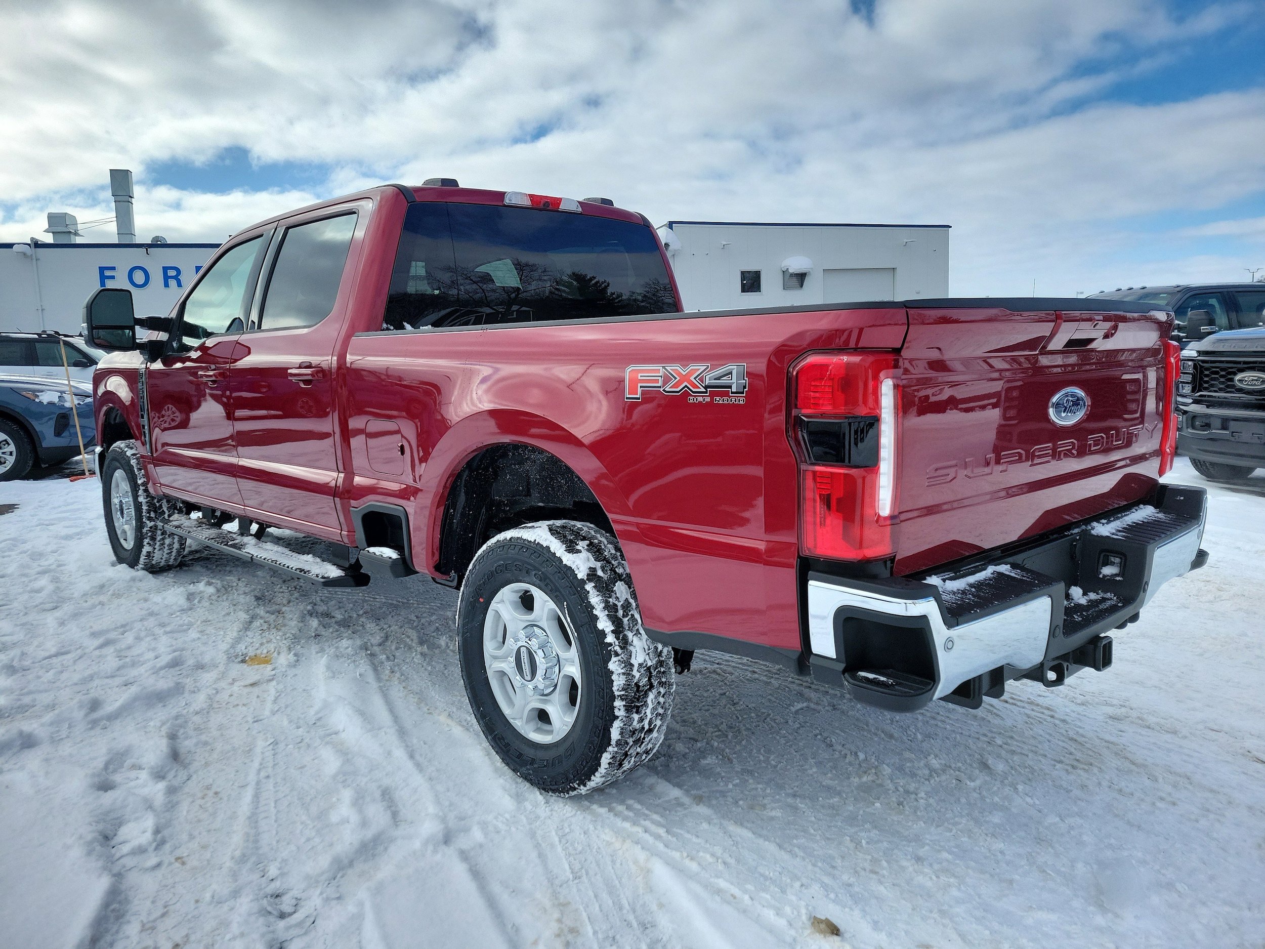New 2026 Ford F350 XLT w/ XLT Premium Package AWD/4WD image 10