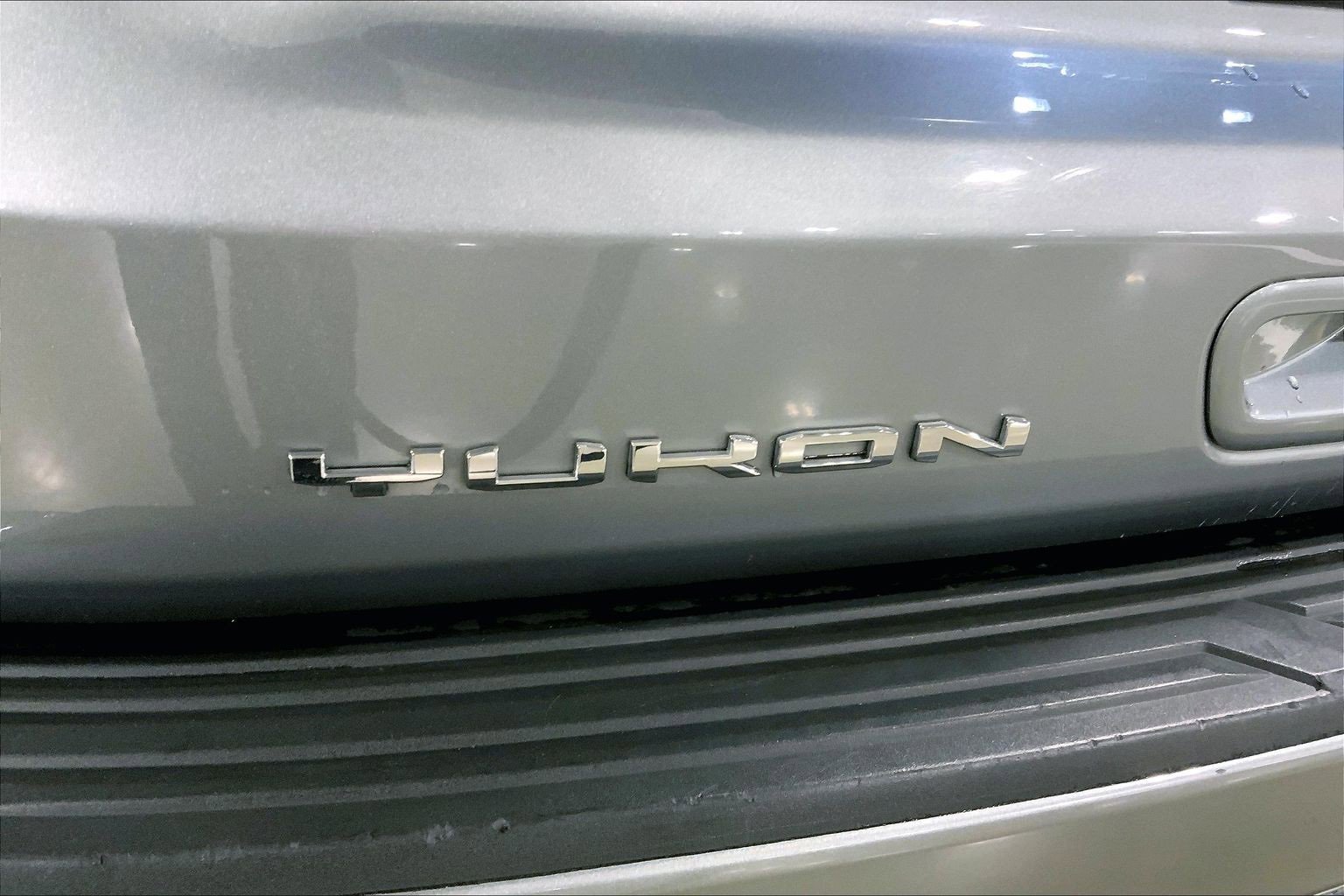 Used 2023 GMC Yukon XL AT4 image 9