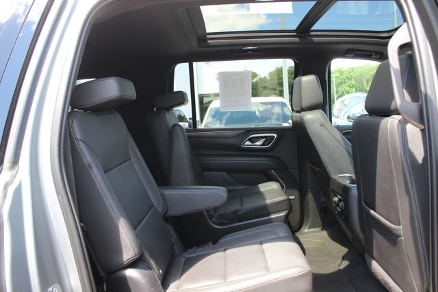 Used 2023 Chevrolet Suburban Z71 w/ Luxury Package AWD/4WD image 33