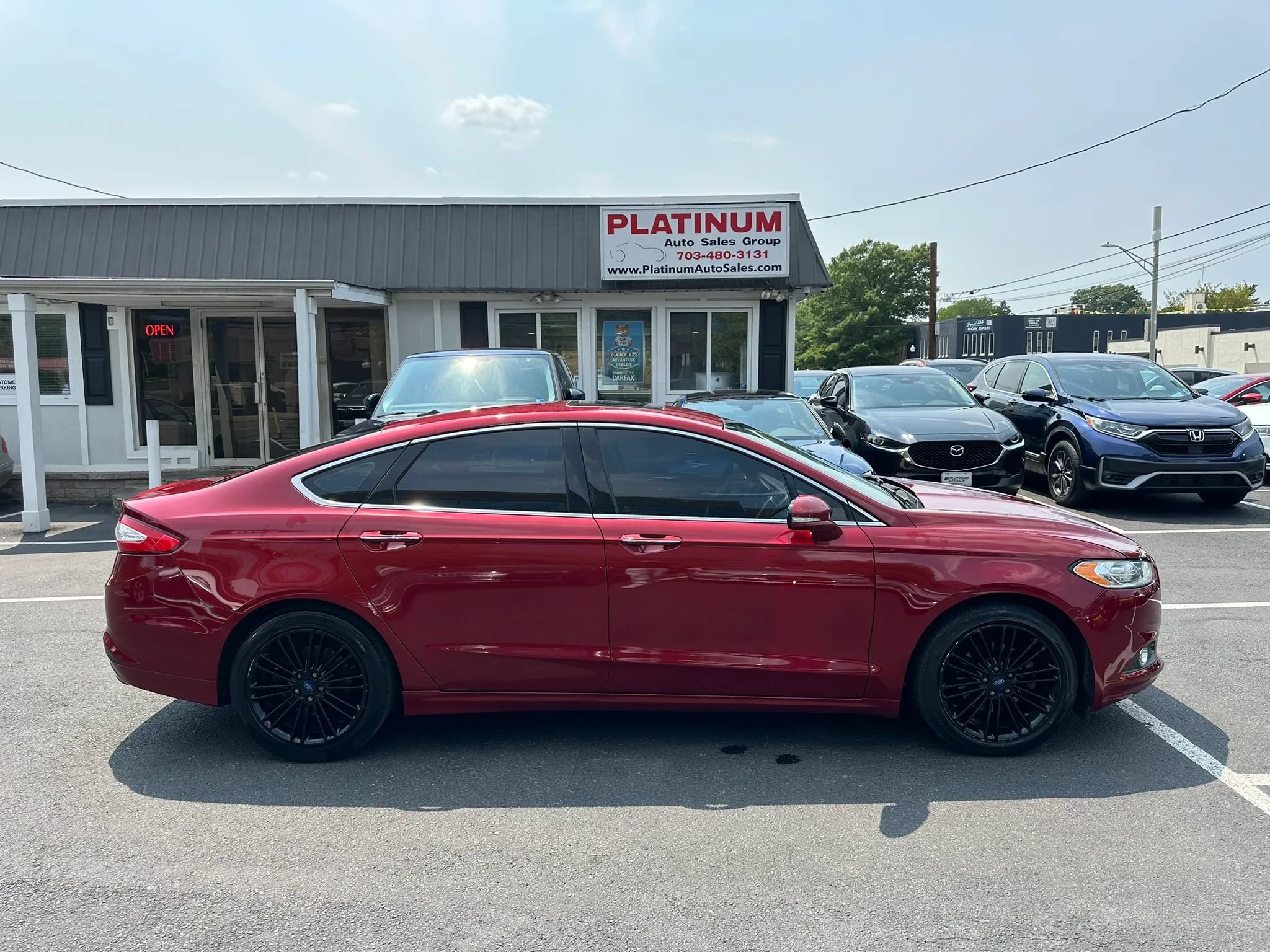 Used 2016 Ford Fusion SE w/ Equipment Group 202A FWD image 4
