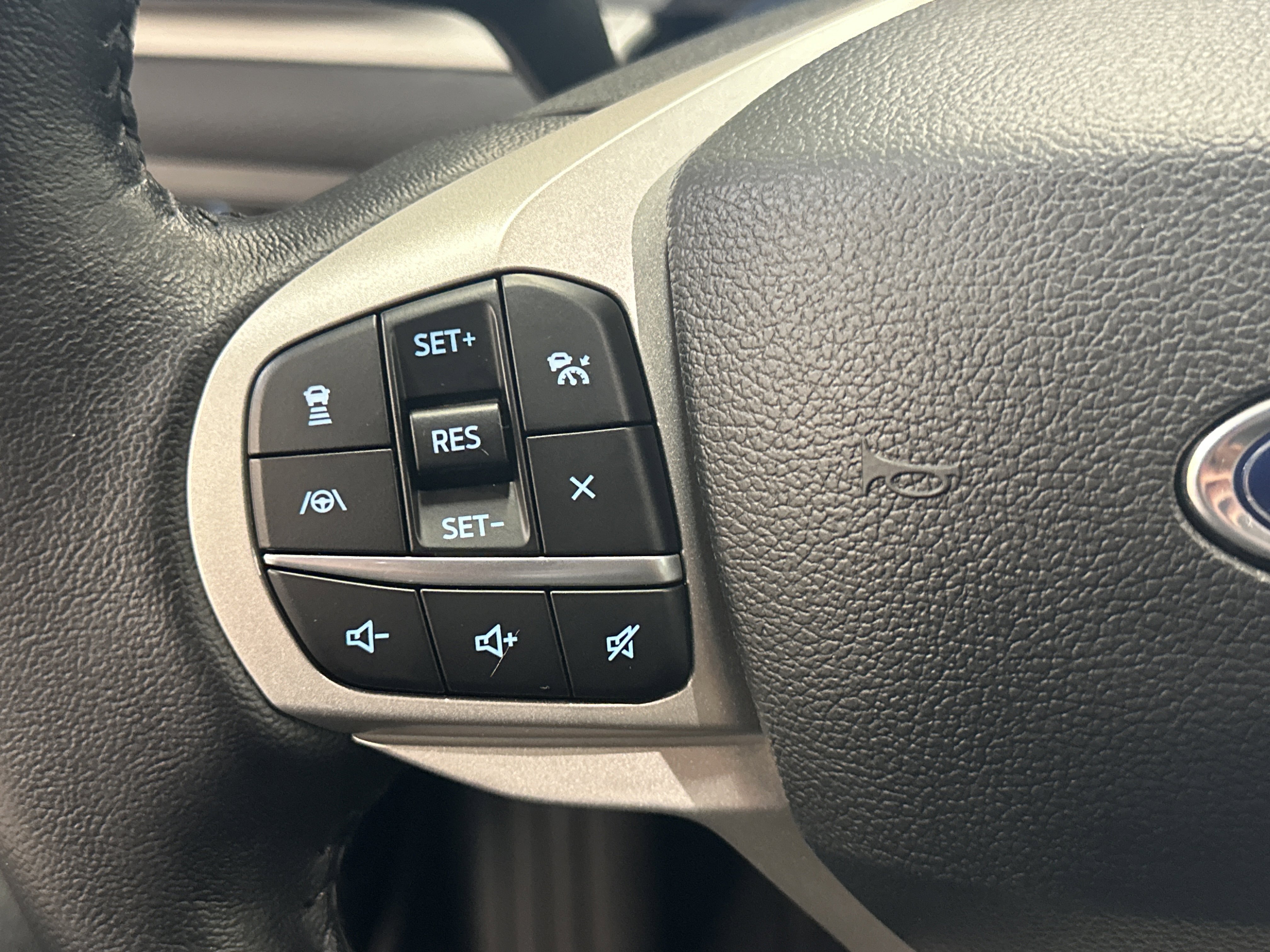 Used 2023 Ford Explorer XLT w/ Equipment Group 202A image 36