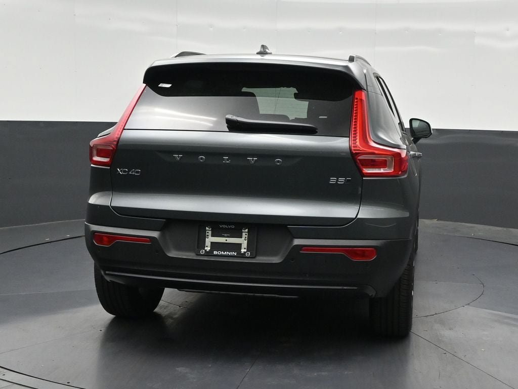 New 2026 Volvo XC40 B5 Plus w/ Climate Package AWD/4WD image 4