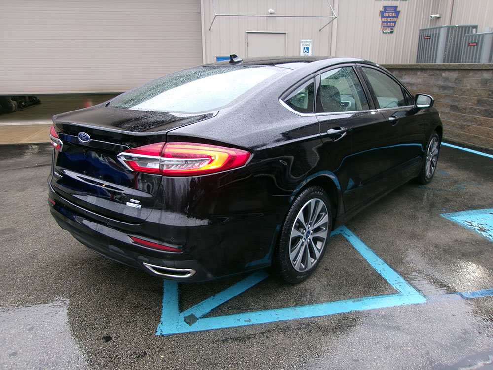Used 2020 Ford Fusion SE image 5