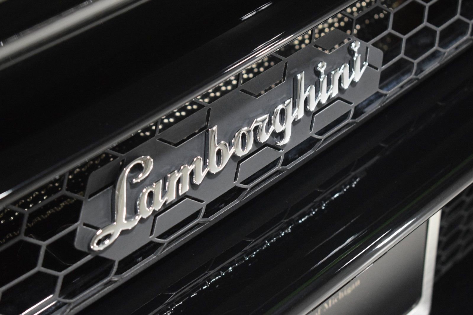 Used 2020 Lamborghini Huracan EVO image 13