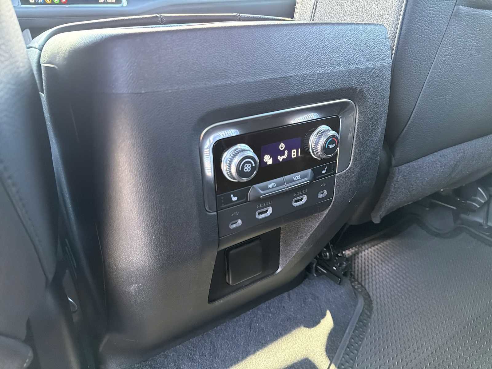 Used 2021 GMC Yukon Denali w/ Denali Premium Package image 24