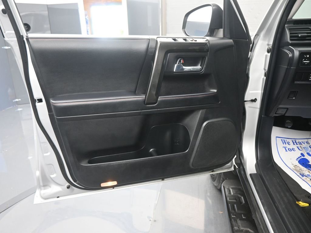 Used 2024 Toyota 4Runner TRD Off-Road Premium image 10