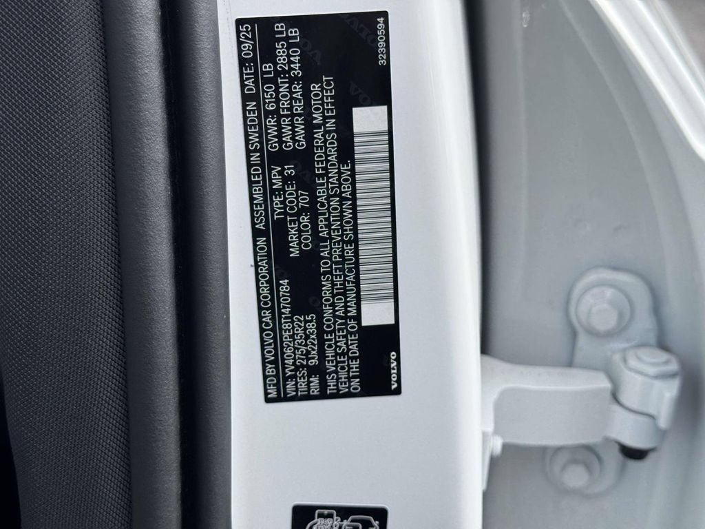 Used 2026 Volvo XC90 B6 Plus w/ Protection Package Premier AWD/4WD image 16
