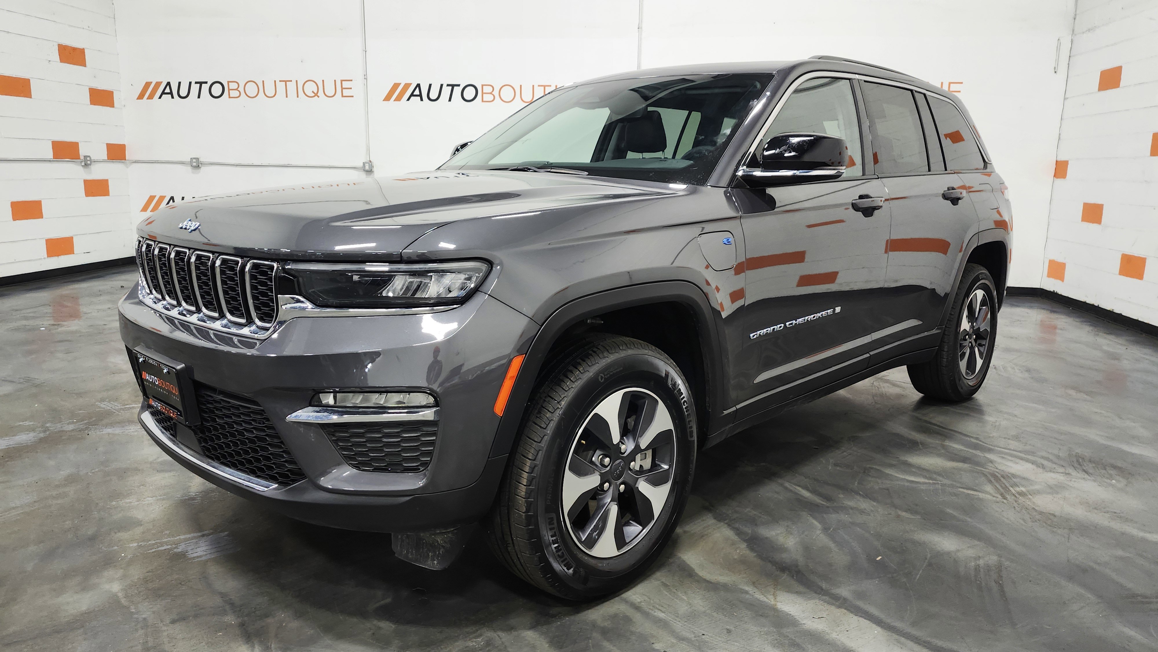 Used 2023 Jeep Grand Cherokee 4WD 4xe image 15