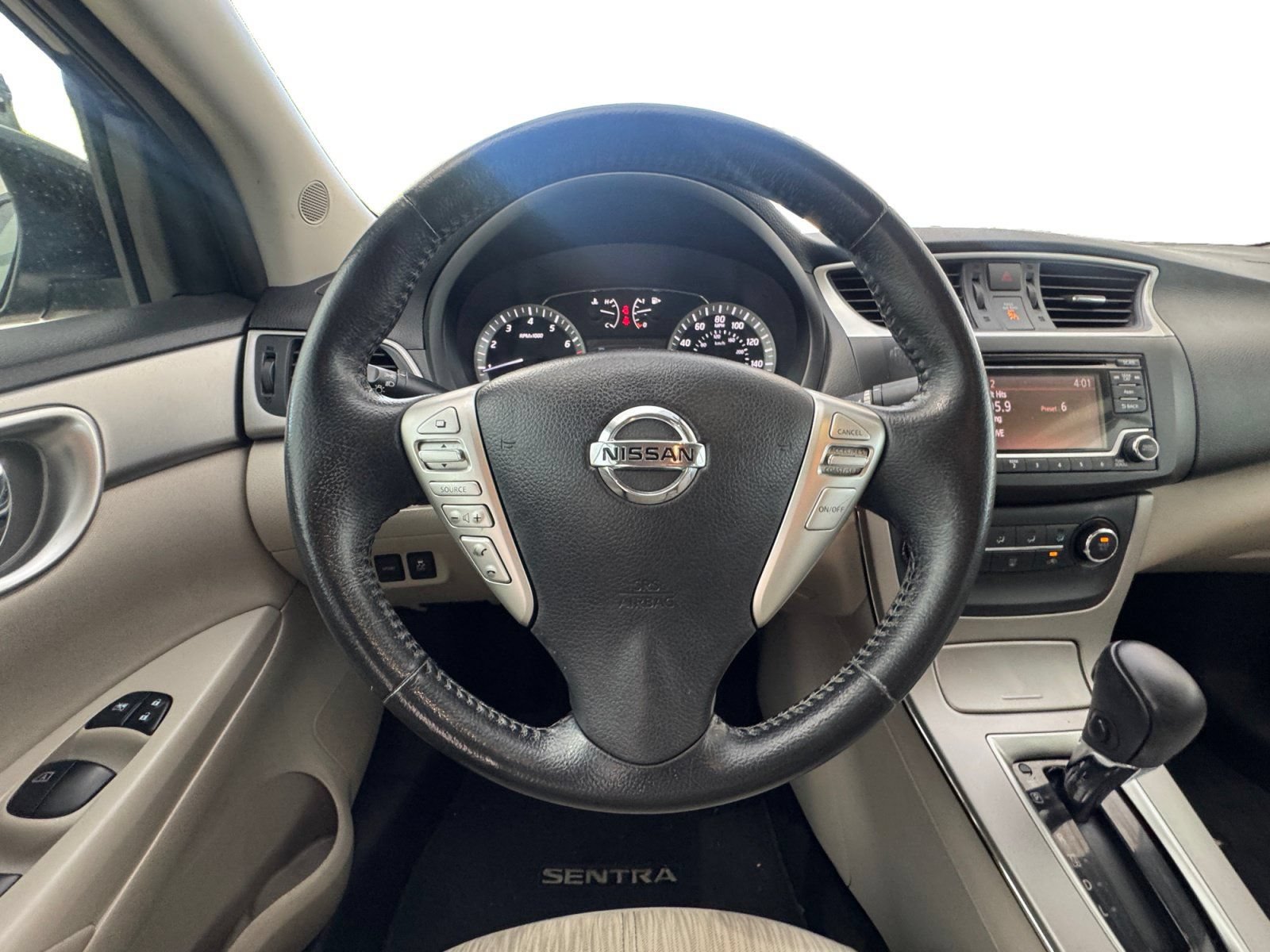 Used 2015 Nissan Sentra SV FWD image 13