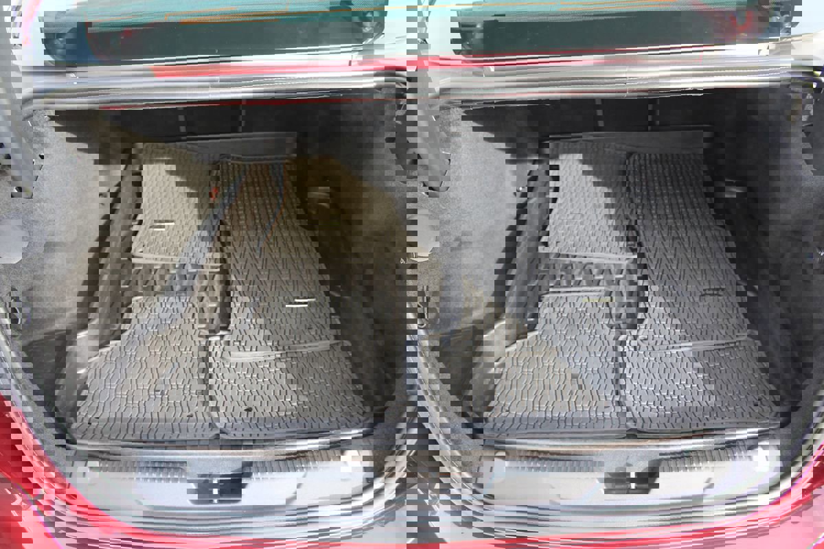 Used 2017 Jaguar XE Prestige image 34