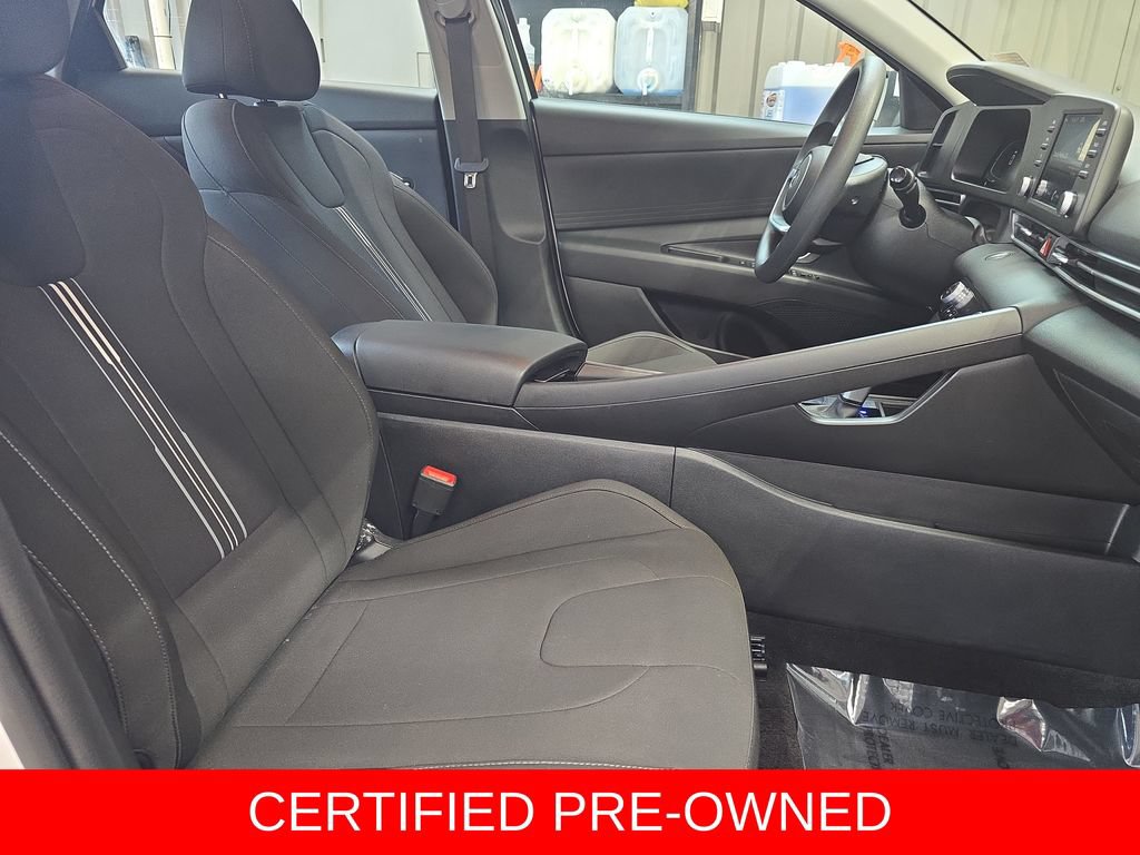 Certified 2025 Hyundai Elantra Hybrid FWD image 10