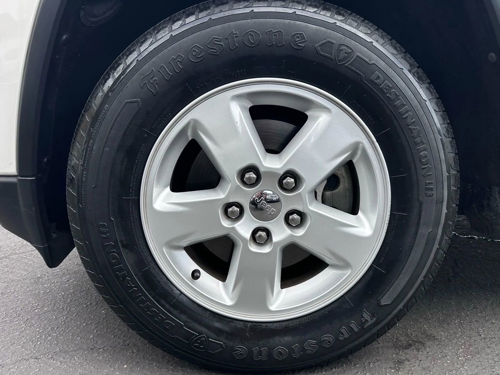 Used 2012 Jeep Grand Cherokee Laredo w/ Laredo E Group image 64