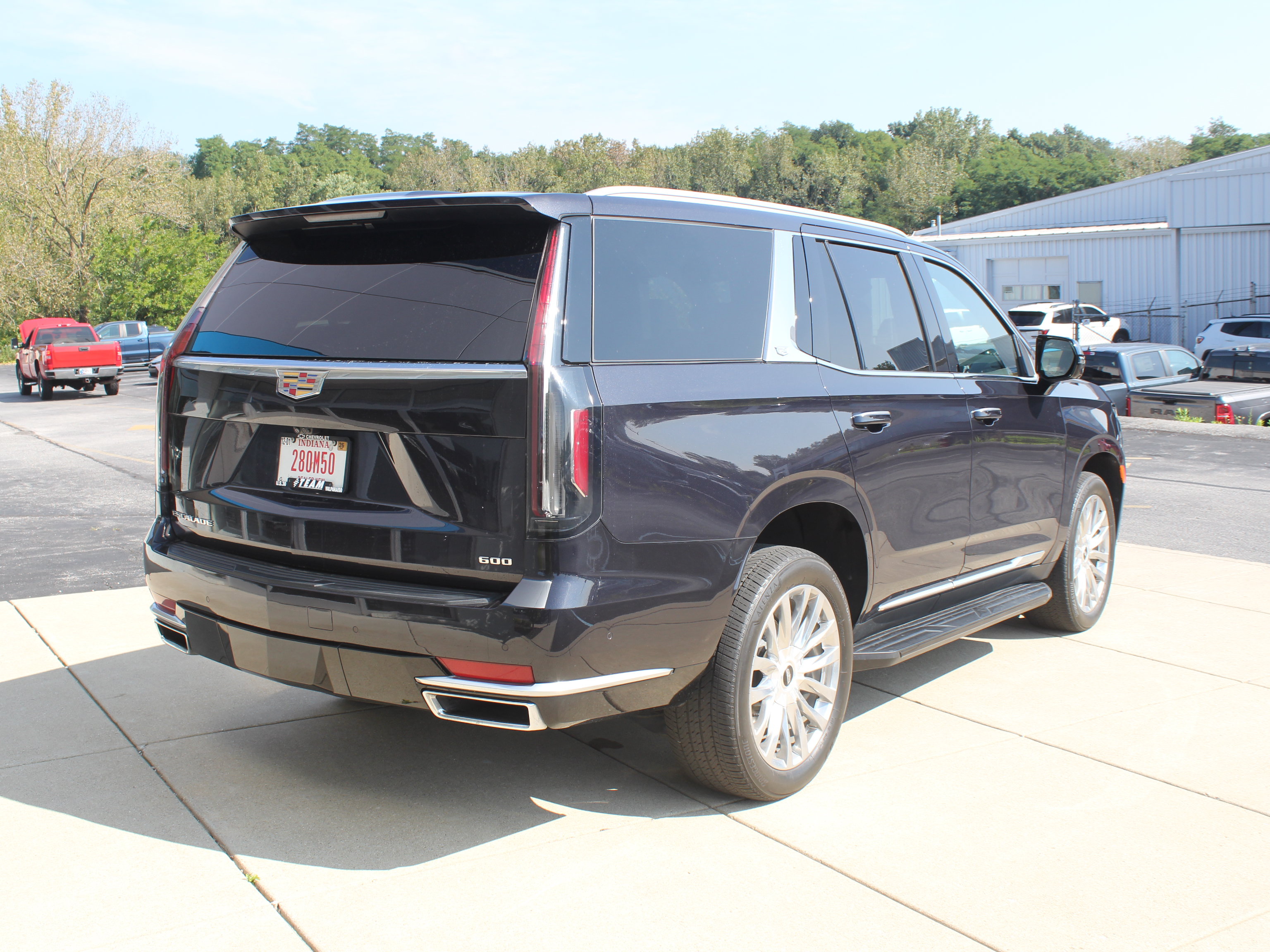 Used 2023 Cadillac Escalade Premium Luxury w/ Performance Package AWD/4WD image 8