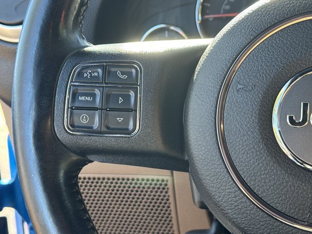Used 2015 Jeep Wrangler Unlimited Sahara w/ Connectivity Group AWD/4WD image 27