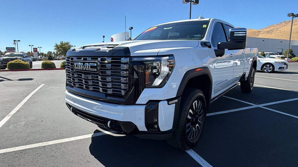 Used 2025 GMC Sierra 3500 Denali Ultimate AWD/4WD image 7