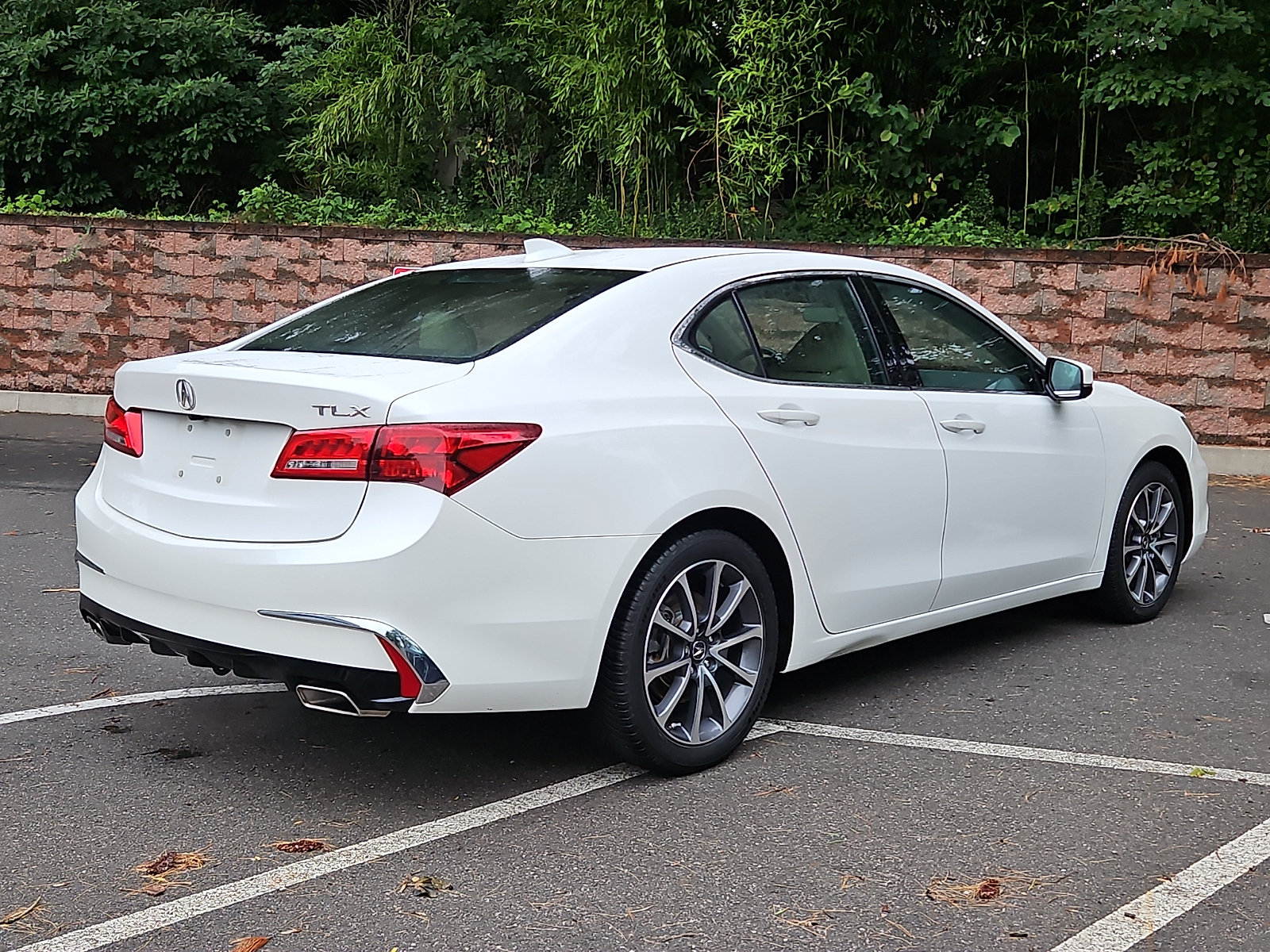 Used 2018 Acura TLX V6 FWD image 6