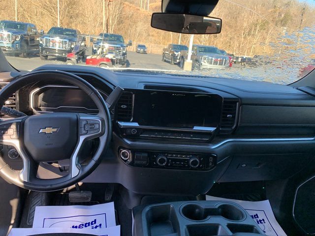 Used 2023 Chevrolet Silverado 1500 LT image 10