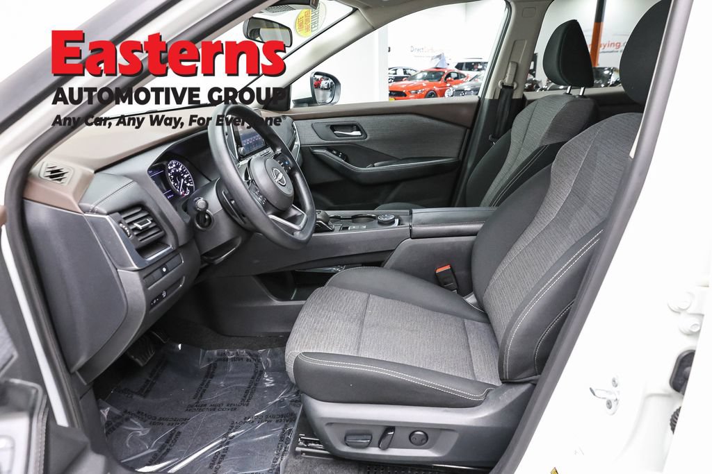 Used 2023 Nissan Rogue SV AWD/4WD image 13