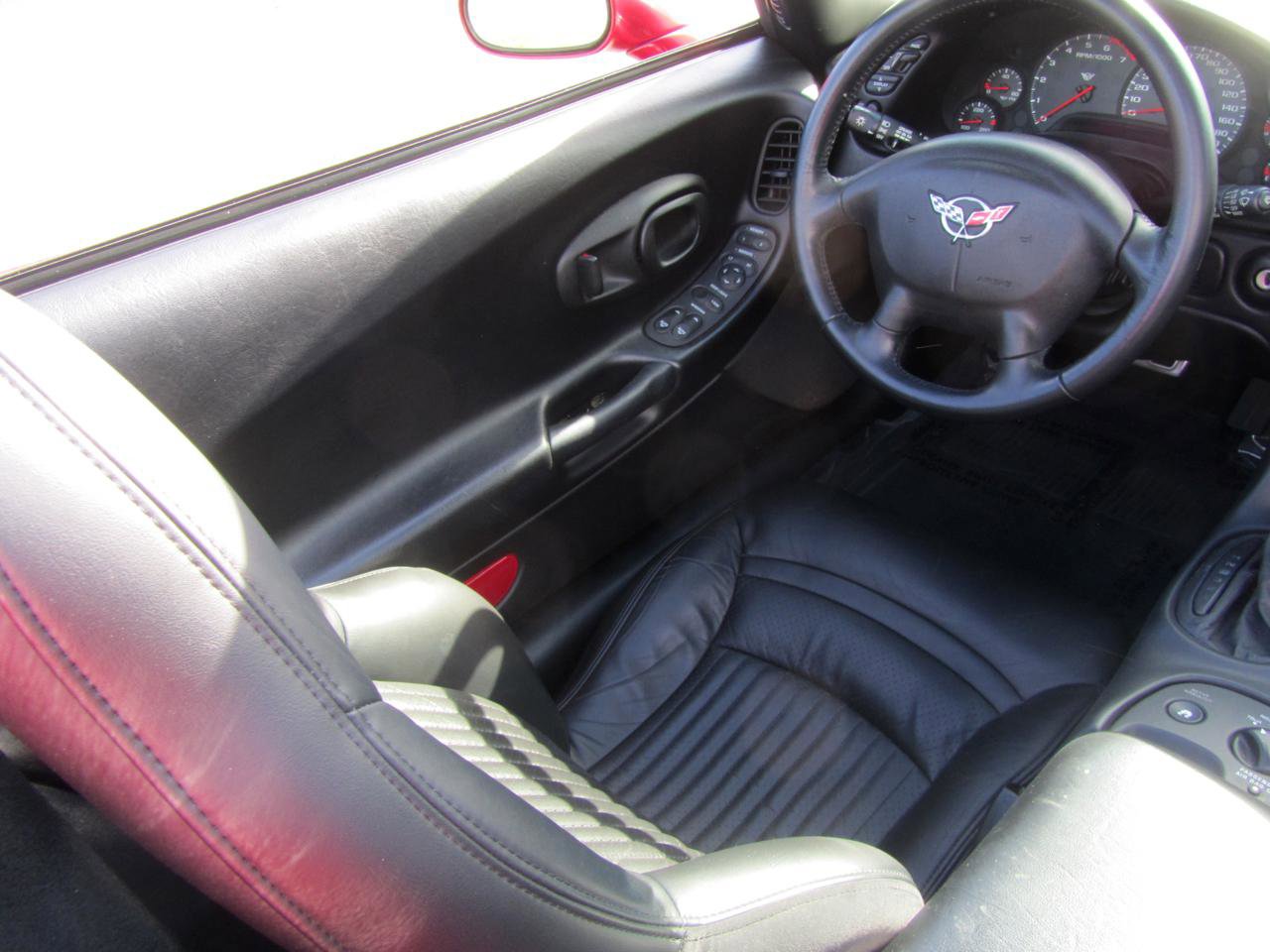 Used 2001 Chevrolet Corvette Convertible w/ Preferred Equipment Group2 image 14