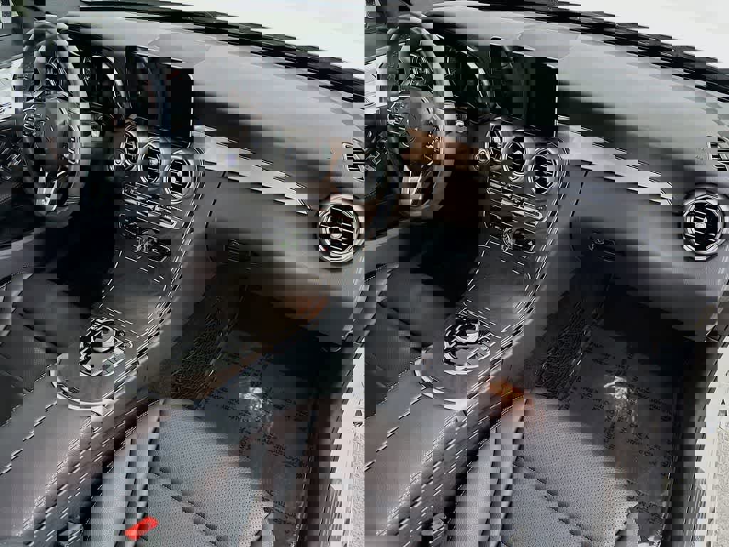 Used 2020 Mercedes-Benz C 300 Sedan image 32