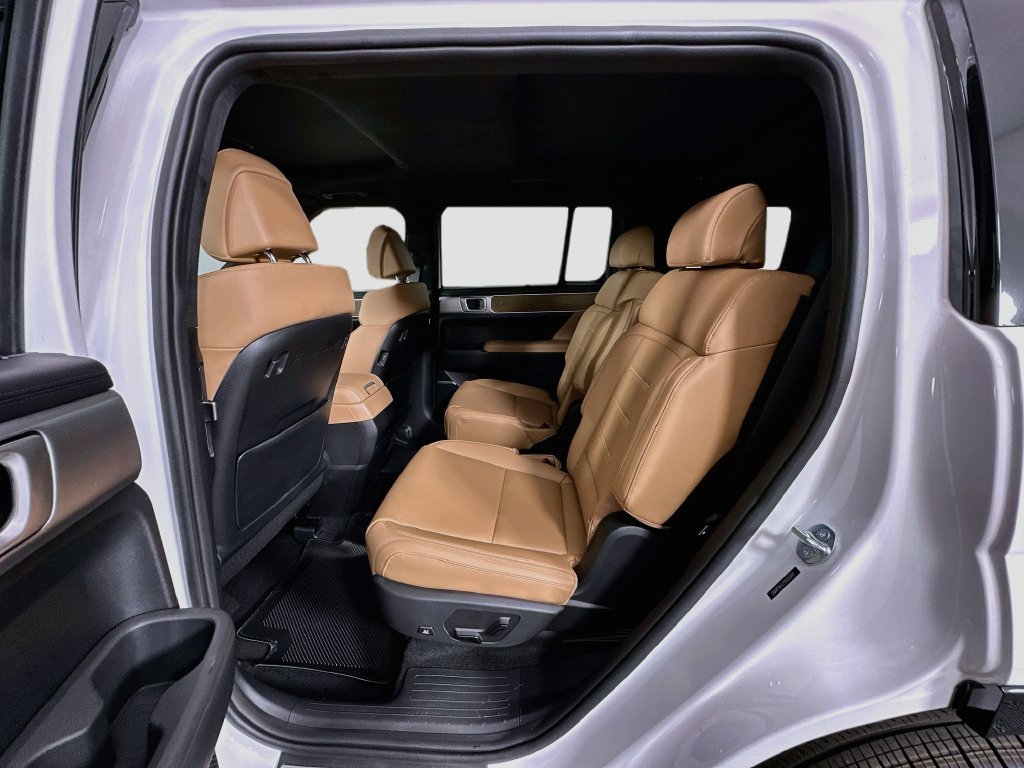 New 2027 Hyundai Santa Fe Calligraphy FWD image 16