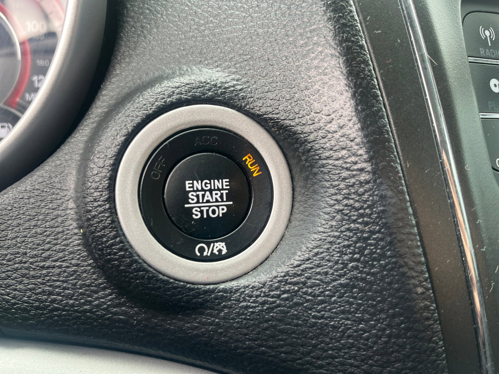 Used 2018 Dodge Journey SXT w/ Connectivity Group image 29