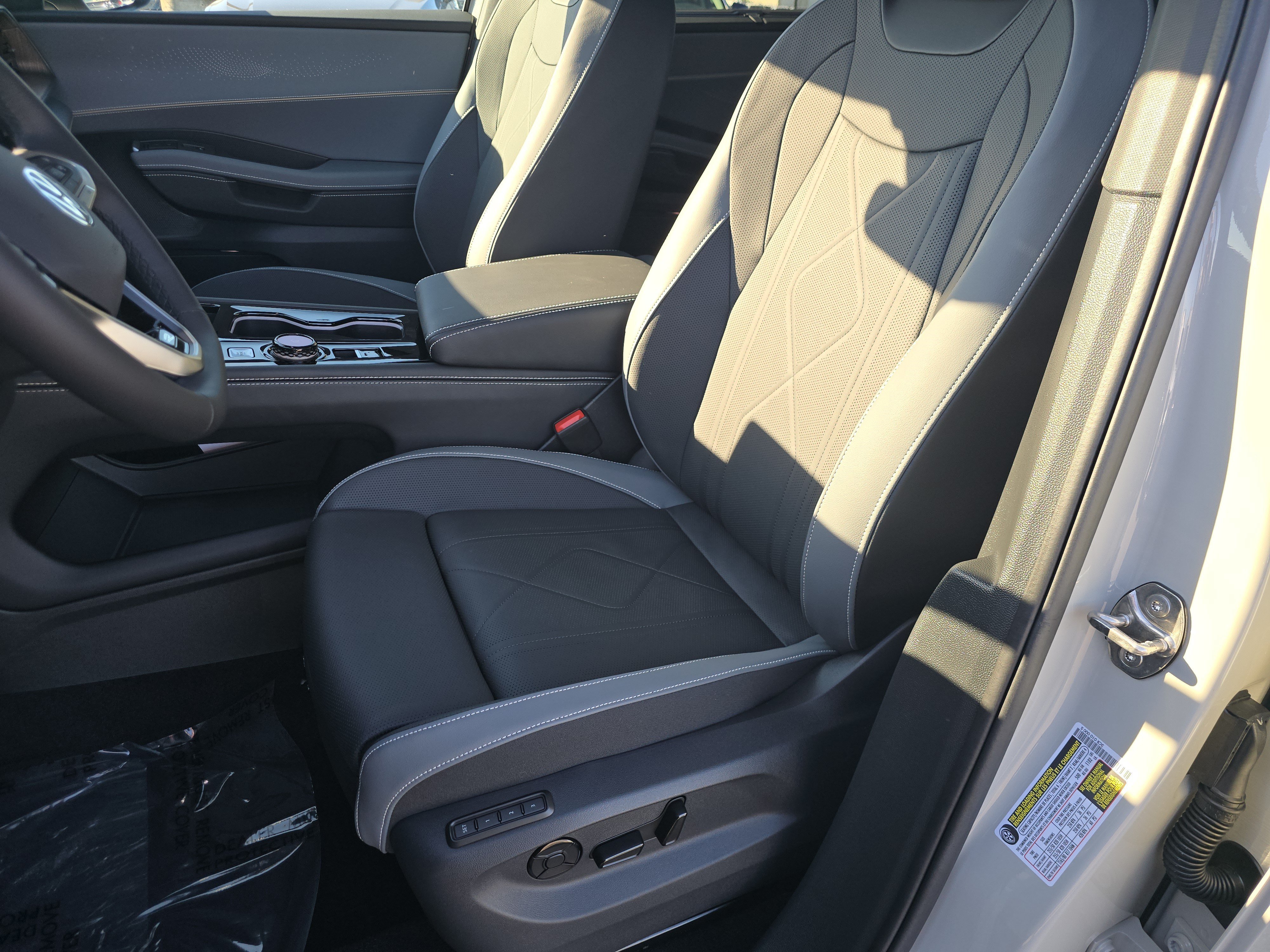 New 2027 Volkswagen Atlas SEL R-Line AWD/4WD image 22