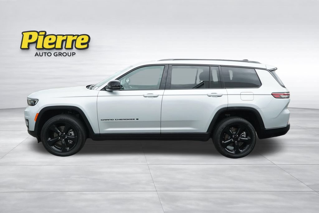 Used 2023 Jeep Grand Cherokee L Laredo AWD/4WD image 4