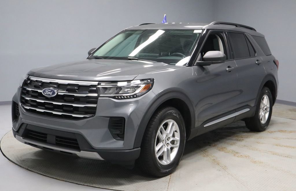 Certified 2025 Ford Explorer Active image 7