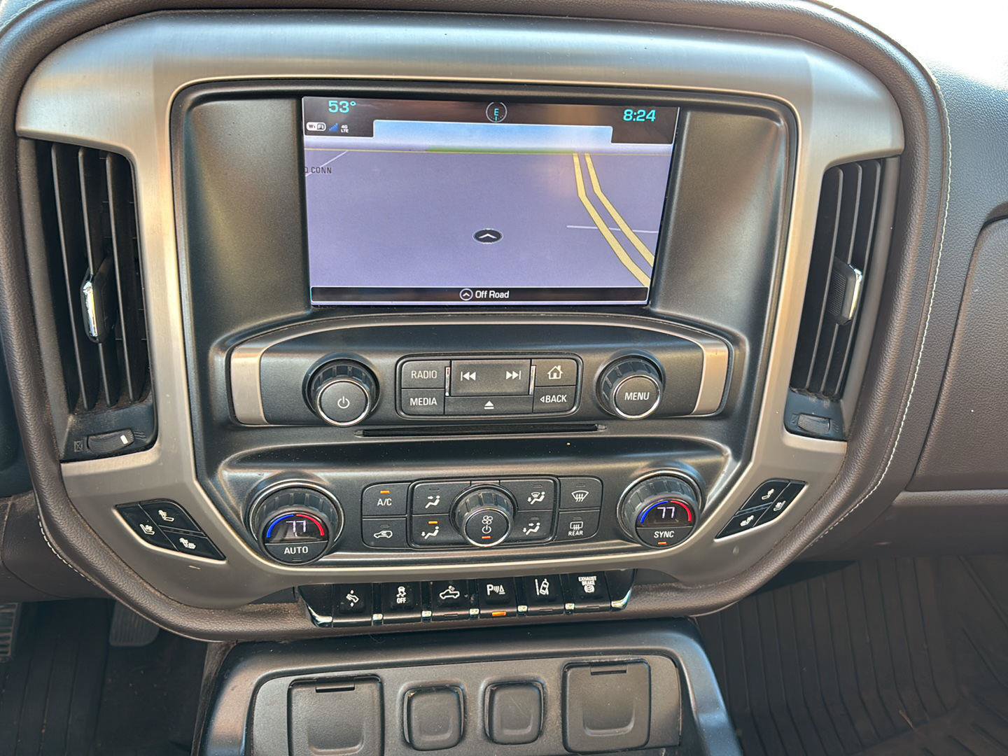 Used 2018 GMC Sierra 2500 Denali w/ Duramax Plus Package AWD/4WD image 21
