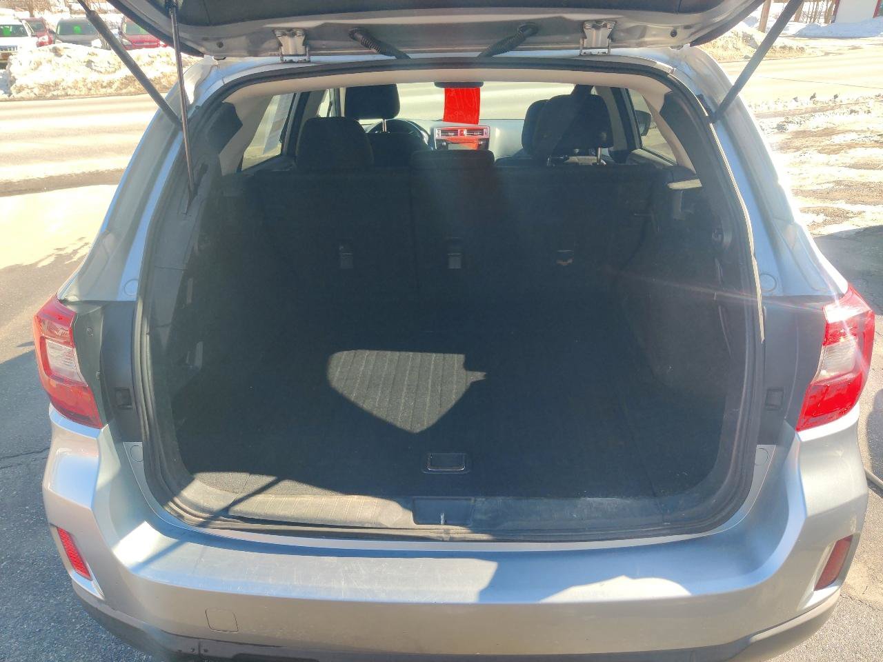 Used 2016 Subaru Outback 2.5i Premium AWD/4WD image 11