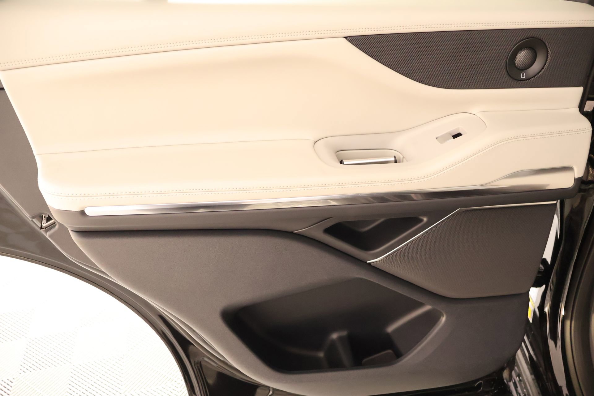 New 2026 Lincoln Navigator Premiere image 18