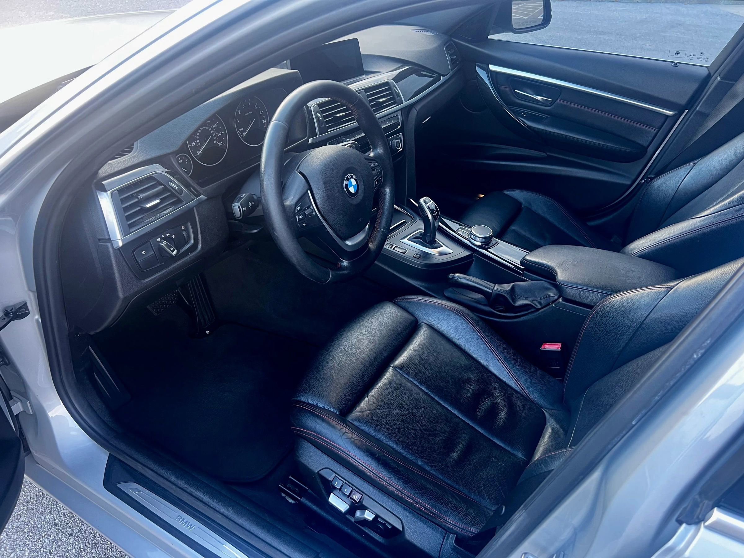 Used 2017 BMW 330i Sedan RWD image 8
