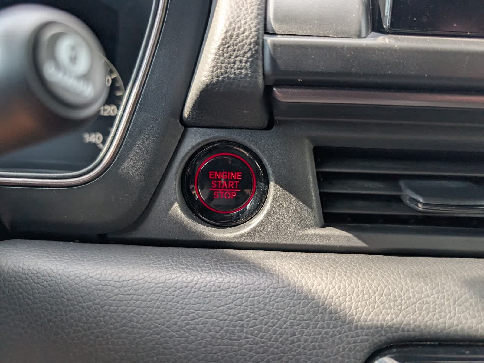 Certified 2025 Honda Pilot TrailSport image 30