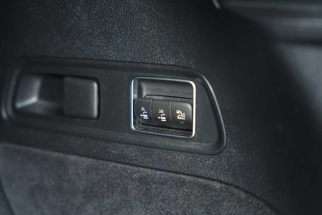 Used 2023 Mercedes-Benz GLS 450 4MATIC image 11