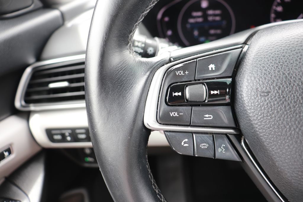 Used 2018 Honda Accord Touring image 19
