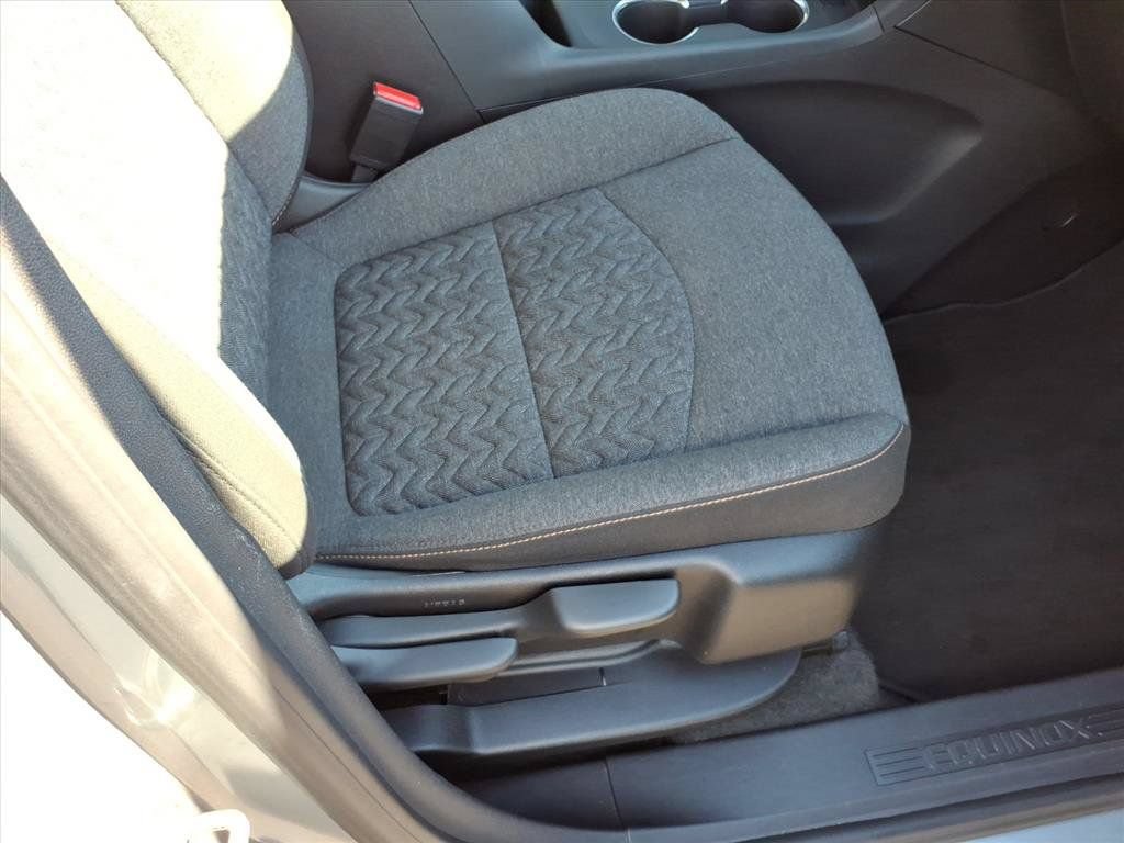 Used 2024 Chevrolet Equinox LT FWD image 15