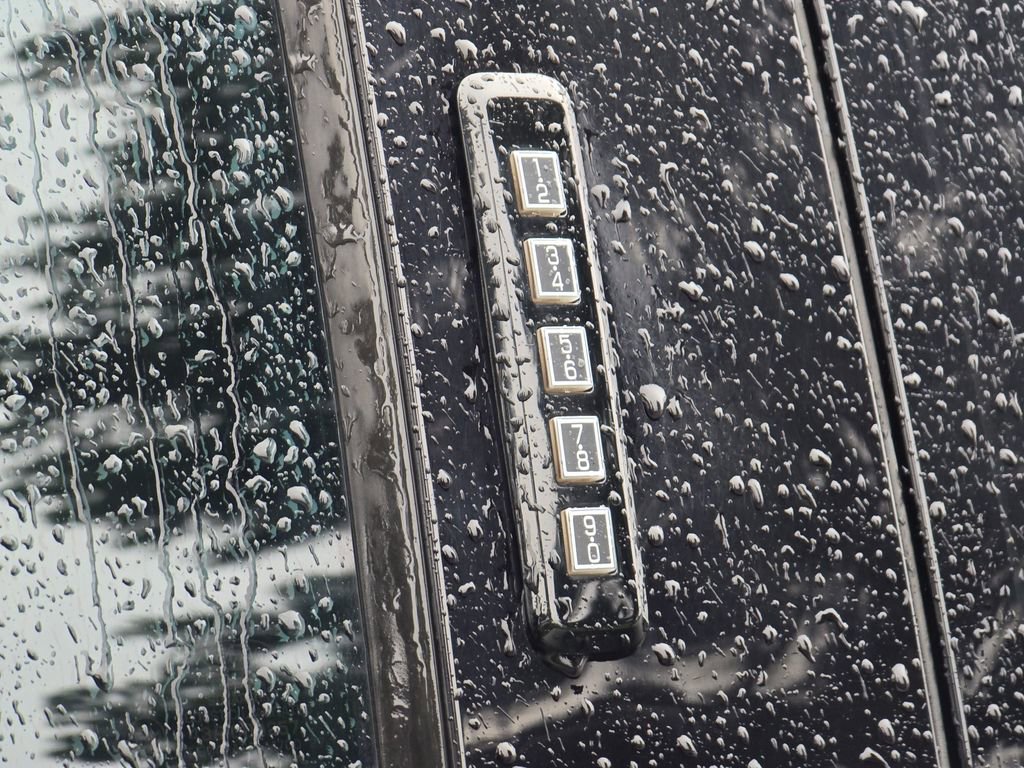 Used 2016 Ford F150 XLT w/ Equipment Group 302A Luxury image 11