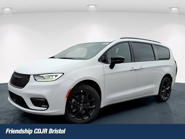 New 2026 Chrysler Pacifica Select image 1