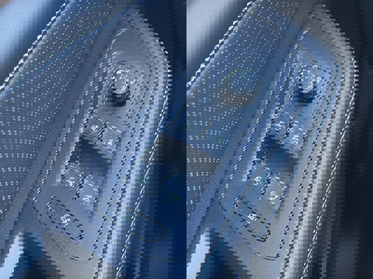 Used 2024 Volkswagen Atlas SE image 11