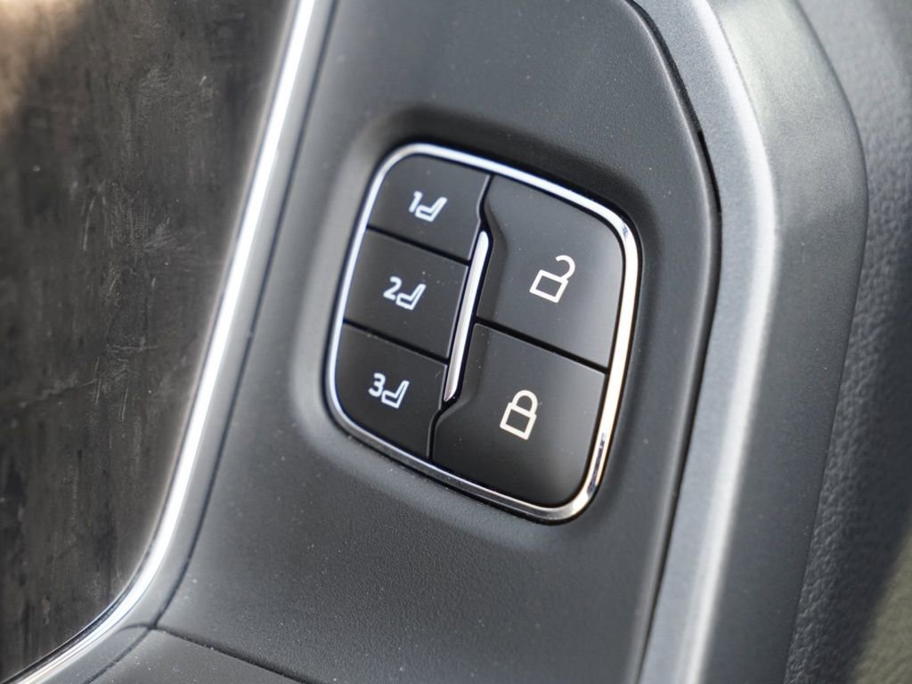 Used 2023 Ford F350 Lariat w/ FX4 Off-Road Package image 11