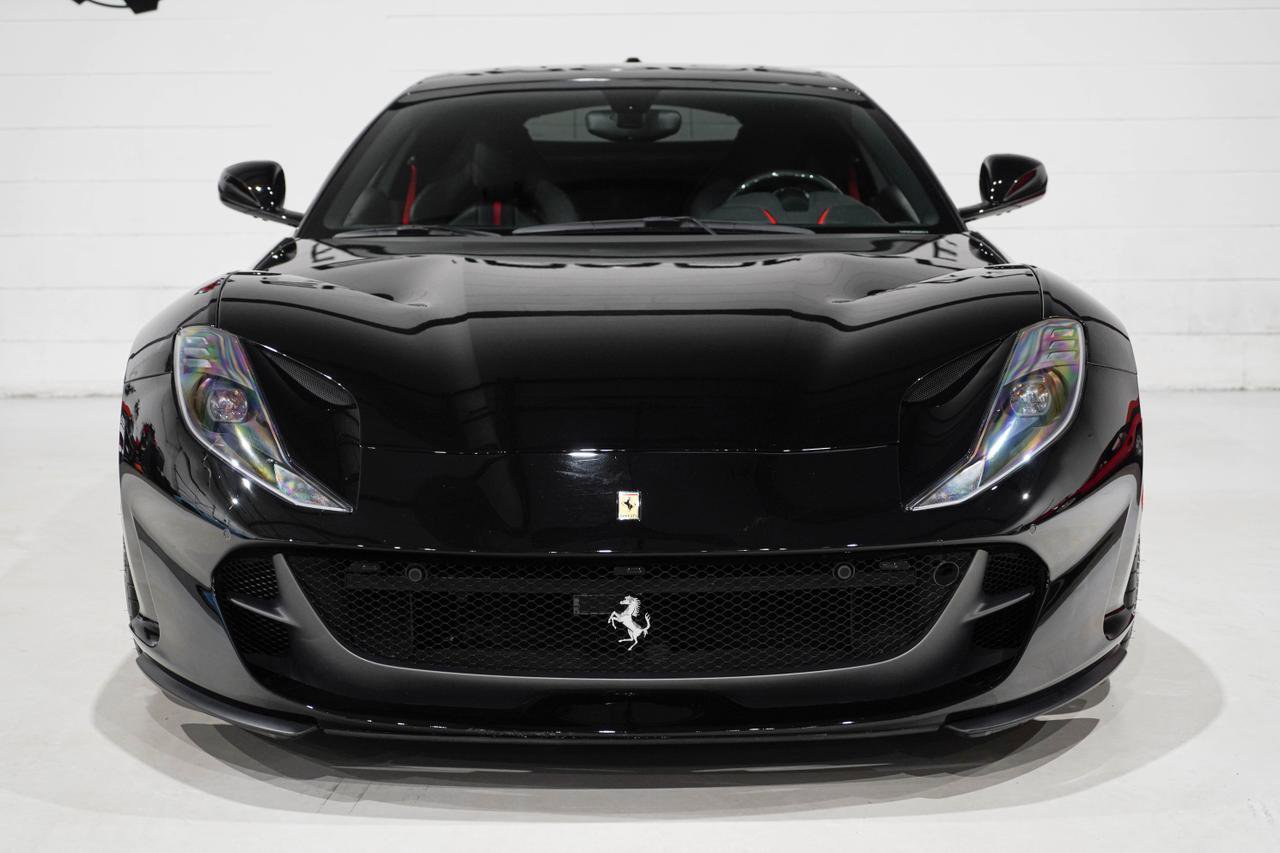 Used 2019 Ferrari 812 Superfast RWD image 5